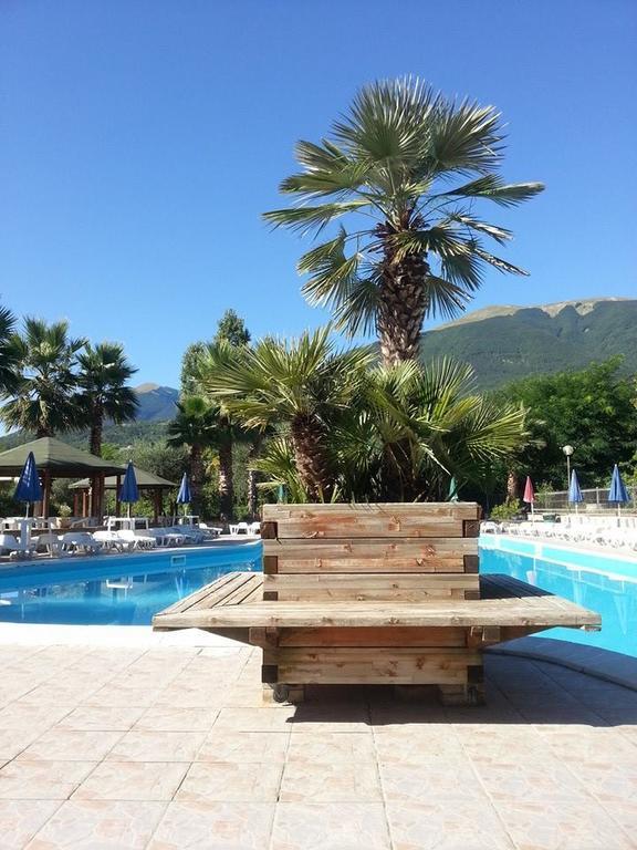 Hotel Miami Civitella Del Tronto Esterno foto