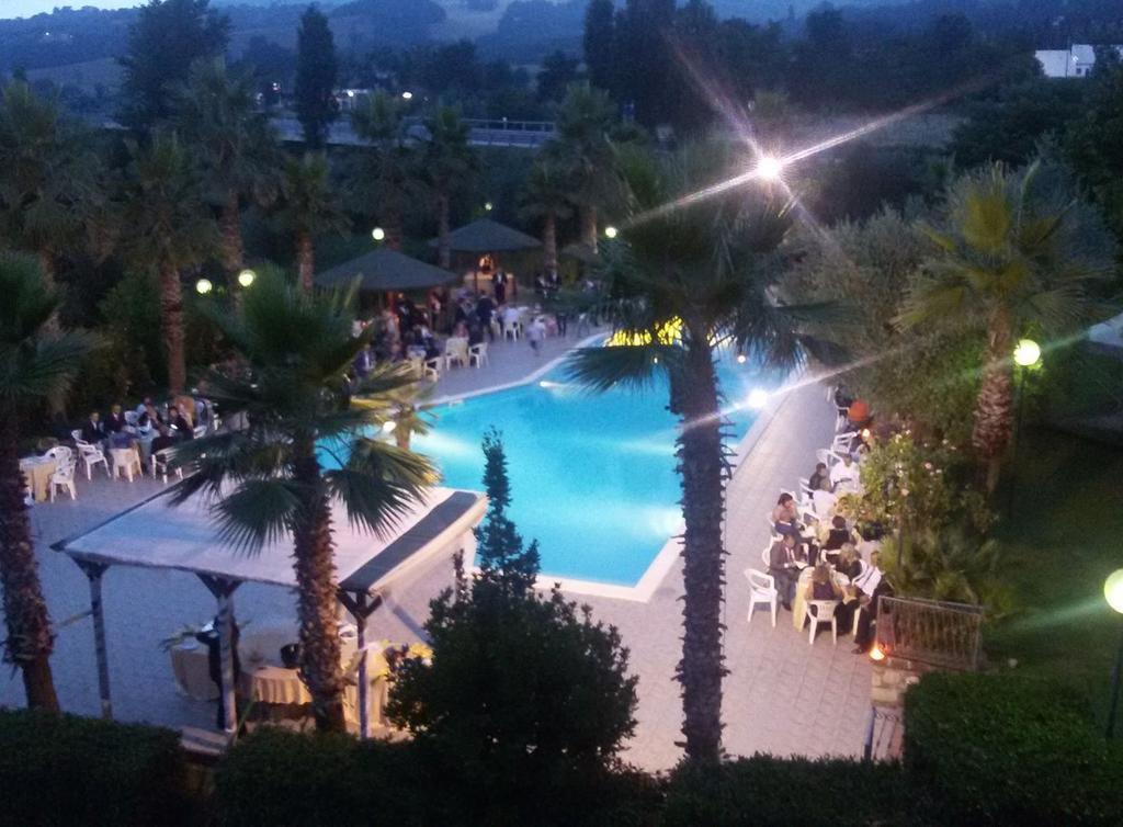 Hotel Miami Civitella Del Tronto Esterno foto