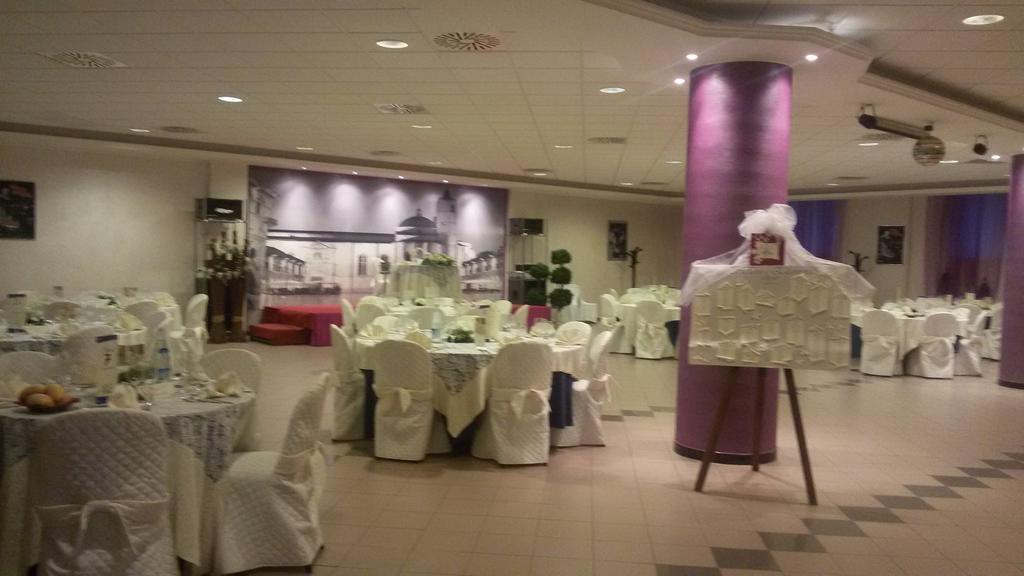 Hotel Miami Civitella Del Tronto Esterno foto