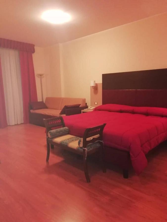 Hotel Miami Civitella Del Tronto Esterno foto